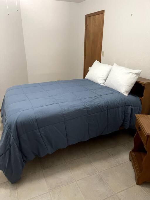 Townhouse, Two Car Garage, Fireplace Back Yard 라스크루시스 외부 사진