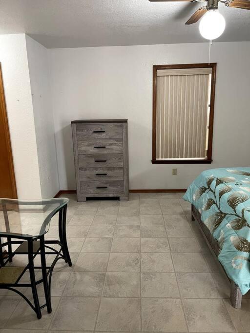 Townhouse, Two Car Garage, Fireplace Back Yard 라스크루시스 외부 사진