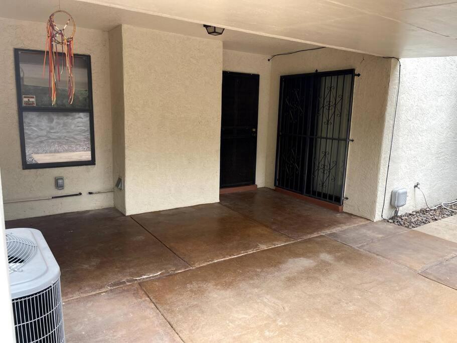 Townhouse, Two Car Garage, Fireplace Back Yard 라스크루시스 외부 사진