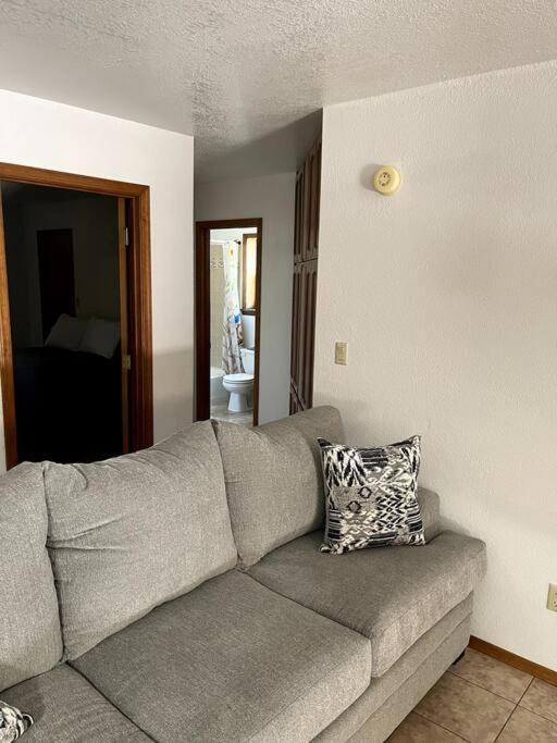 Townhouse, Two Car Garage, Fireplace Back Yard 라스크루시스 외부 사진