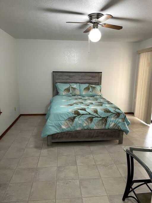 Townhouse, Two Car Garage, Fireplace Back Yard 라스크루시스 외부 사진