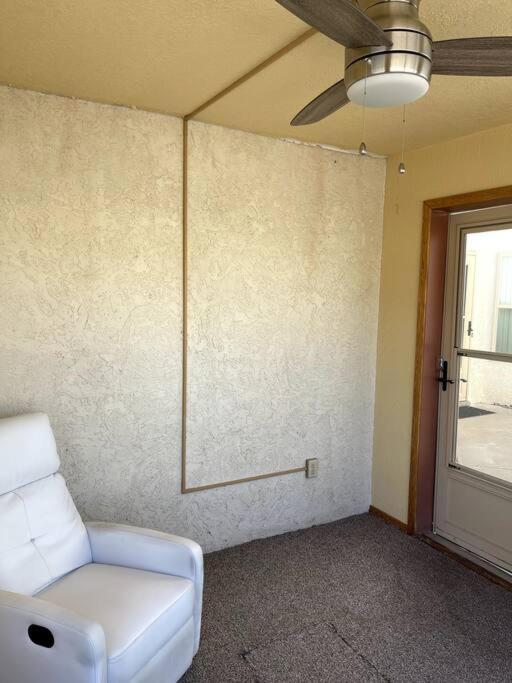 Townhouse, Two Car Garage, Fireplace Back Yard 라스크루시스 외부 사진