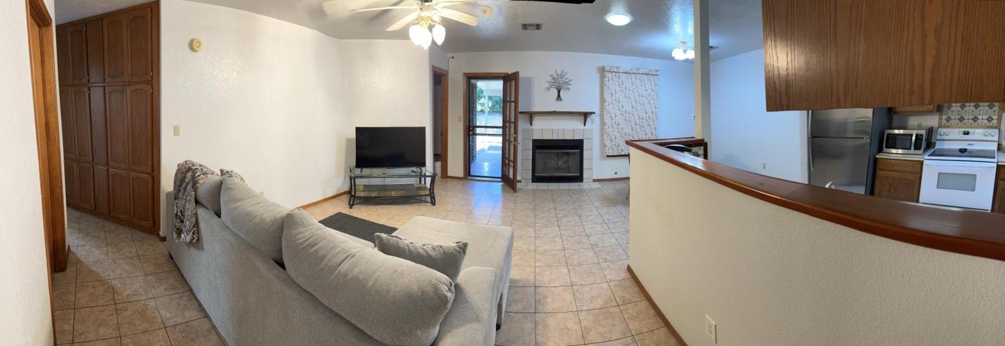 Townhouse, Two Car Garage, Fireplace Back Yard 라스크루시스 외부 사진