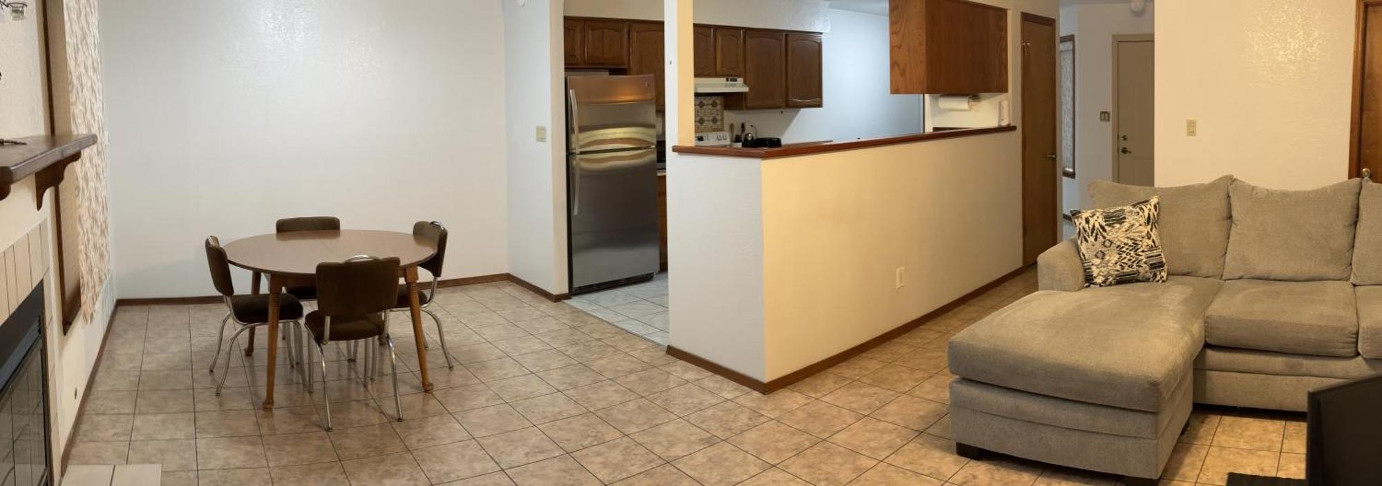 Townhouse, Two Car Garage, Fireplace Back Yard 라스크루시스 외부 사진